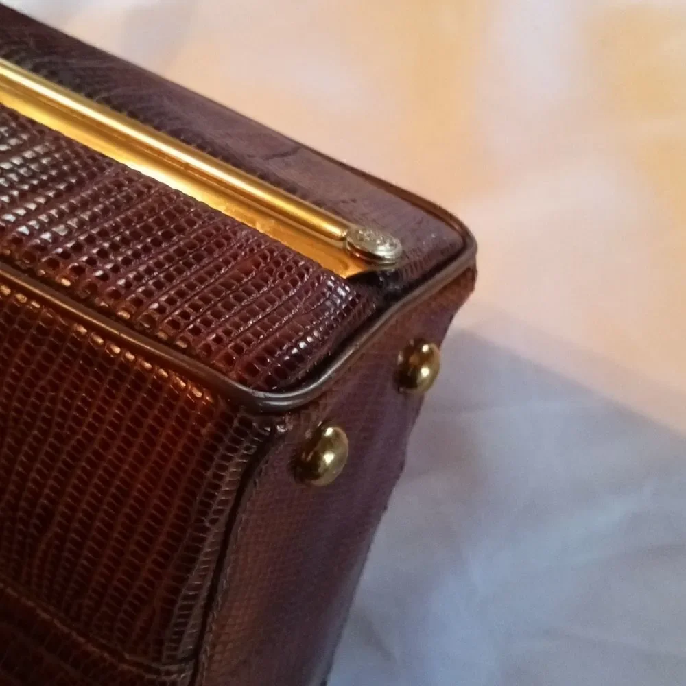 VINTAGE Leather Bag 🛍️